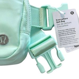 NWT Lululemon mint moment belt bag!